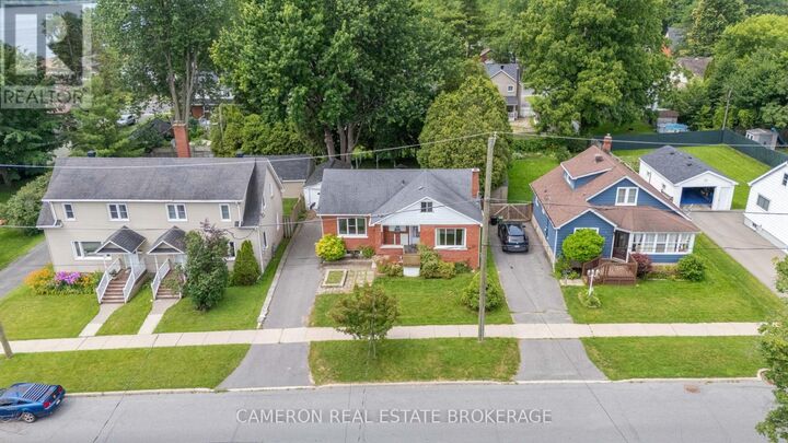 Property Photo:  11 Dunbar Avenue  ON K6H 5M6 