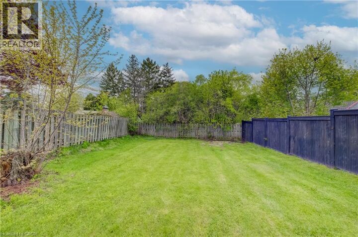 428 Eagle Street South — photo 1