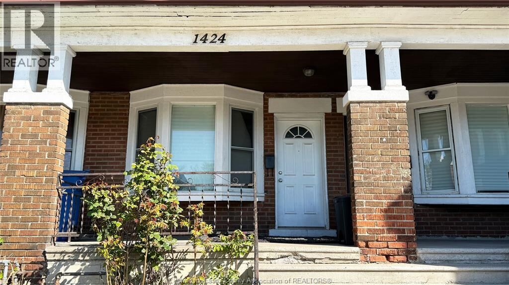 Property Photo: 1424 Wyandotte Street West ON N9B 1H4