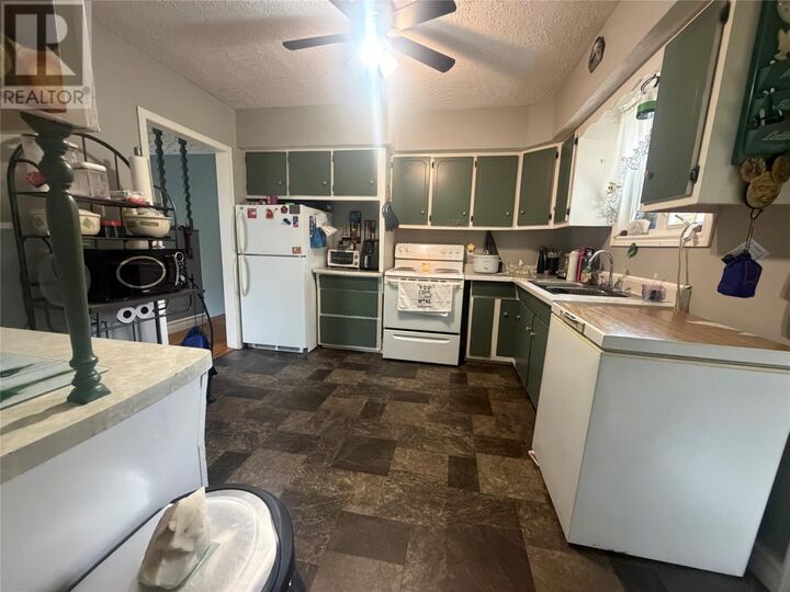 Property Photo:  231-233 Creston Boulevard  NL A0E 1K0 