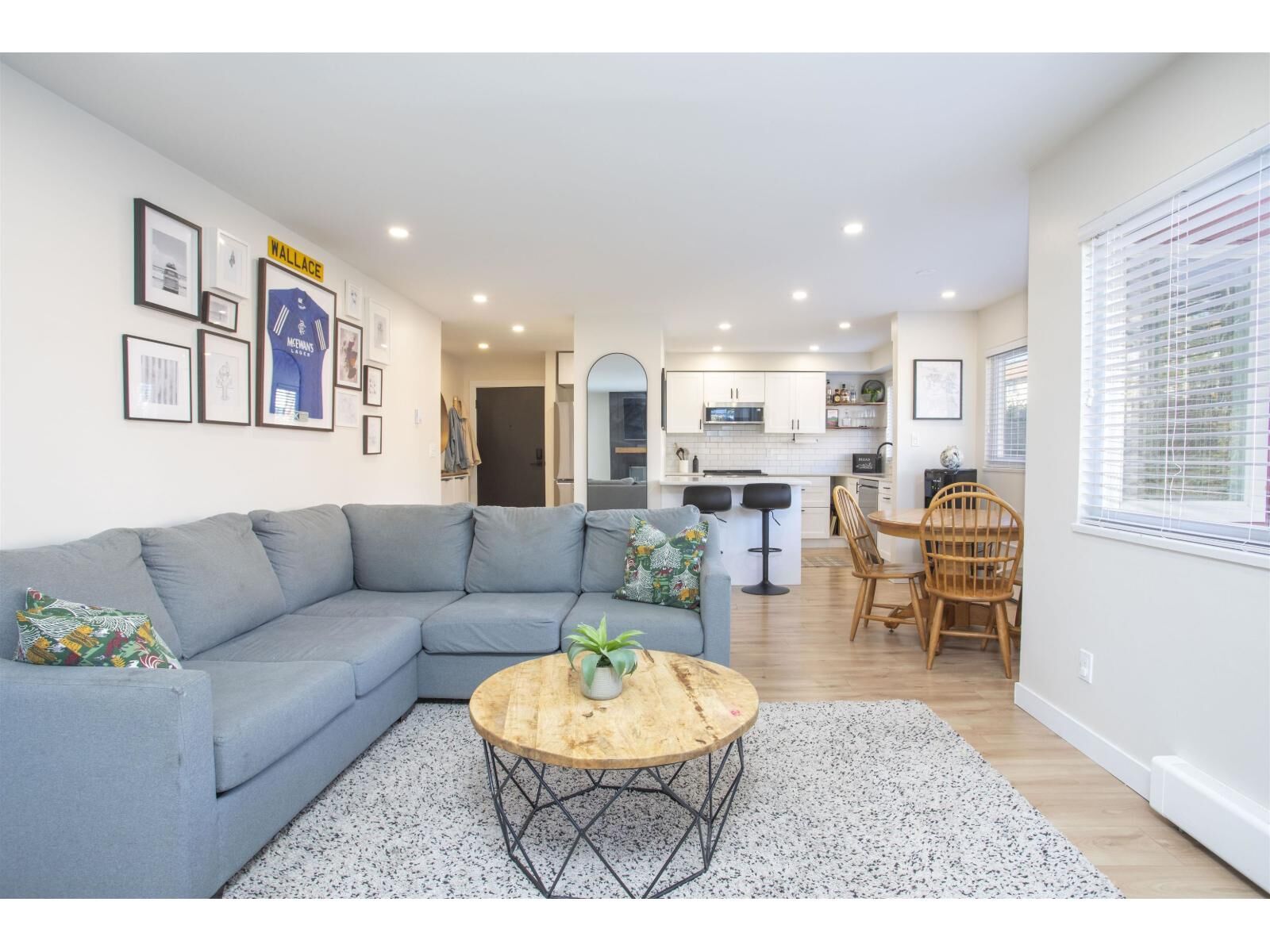 Property Photo:  1381 Martin Street 202  BC V4B 3W6 