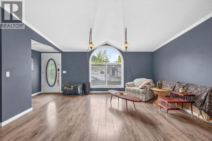 Property Photo: 33 Dawson Crescent BC V0B 1H0