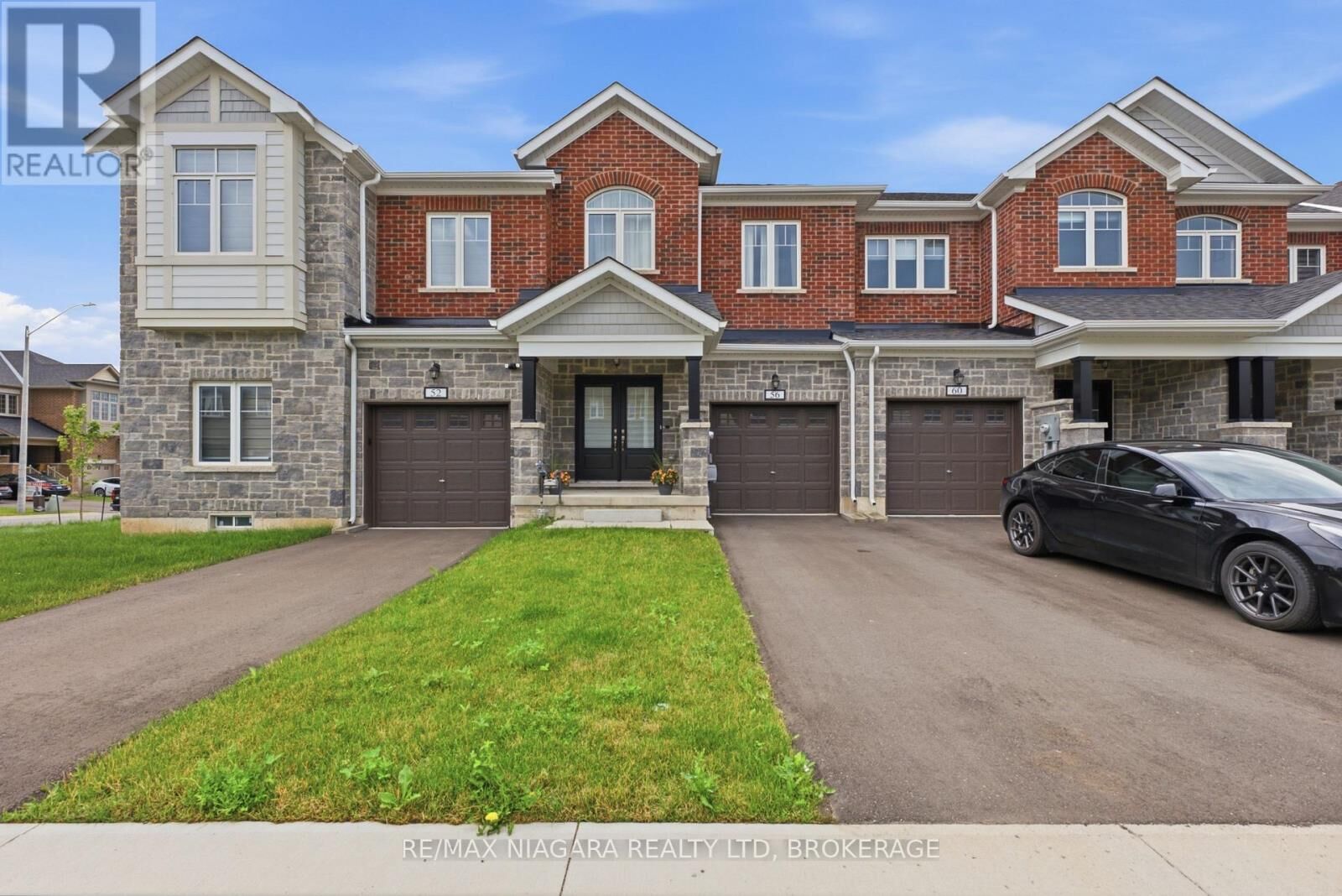 Property Photo: 56 Sapphire Way ON L2V 0B8