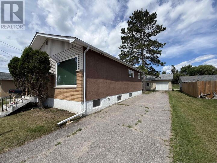 Property Photo:  238 Third St E  ON P9A 1P8 