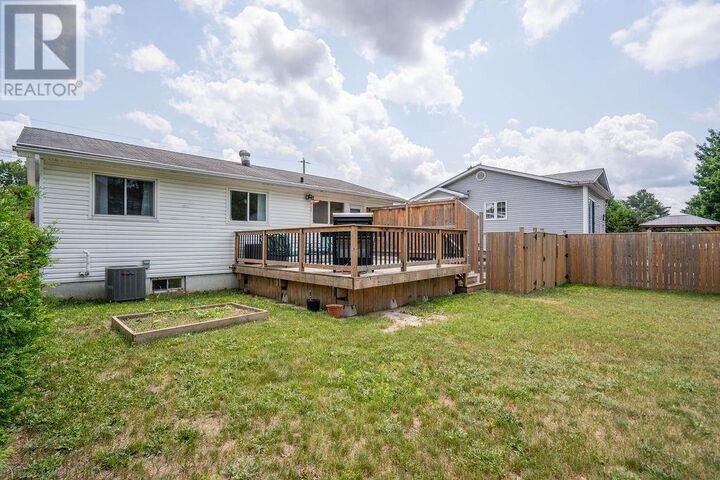 Property Photo: 112 Anna St ON P6B 3S8