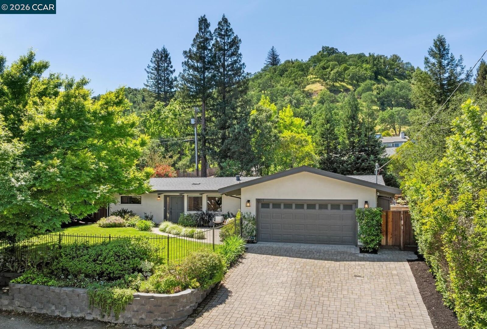 Property Photo: 2837 Litina Ct CA 94507