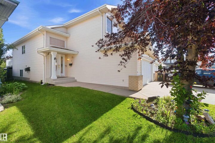Property Photo:  98 Orchid Crescent  AB T8H 2E3 