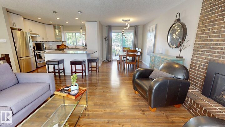 Property Photo:  1112 87 Street NW  AB T6K 1Y1 