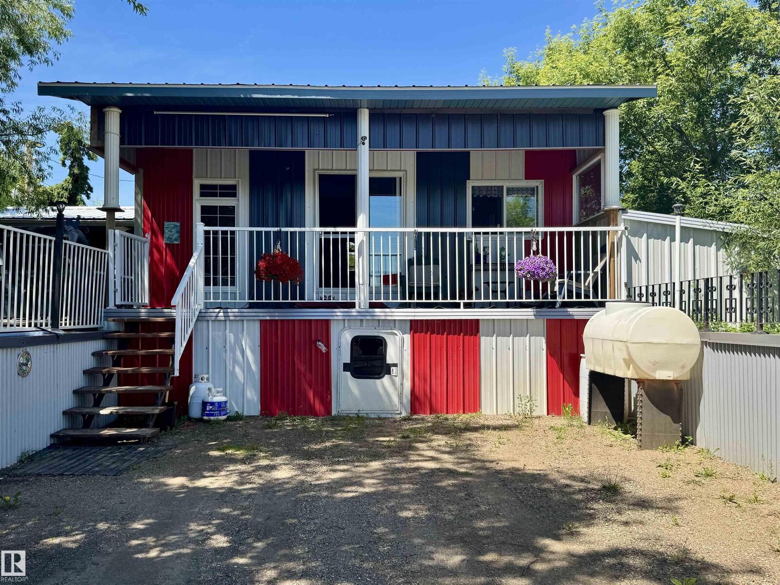 Property Photo:  5026 50 Street  AB T0B 3T0 