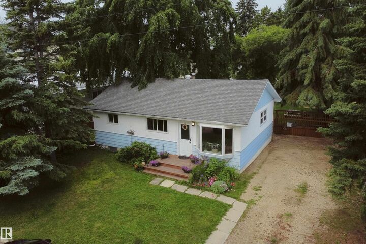 Property Photo: 5212 43 Street AB T7N 1J7
