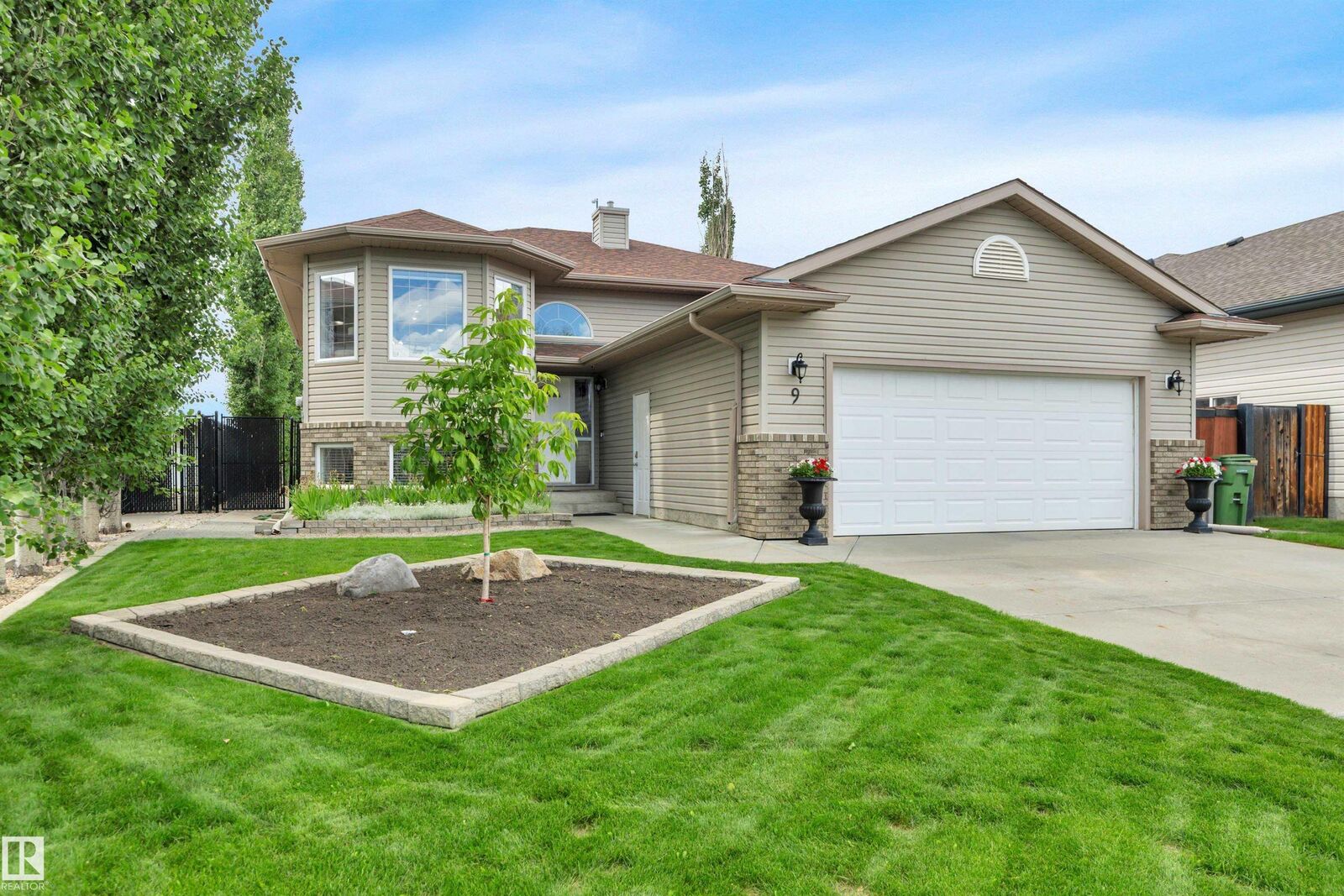 Property Photo:  9 Westview Drive  AB T0C 0V0 