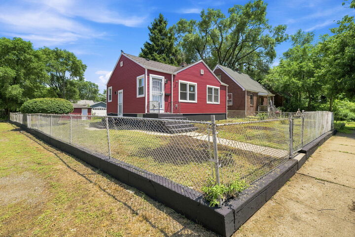 Property Photo: 1001 Utah Street IN 46403