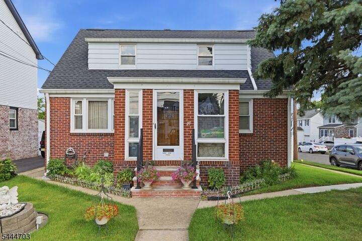 Property Photo:  76 Schuyler Ave 2  NJ 07031 