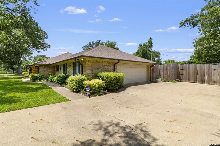 Property Photo:  2209 Monica Ln  TX 75803 