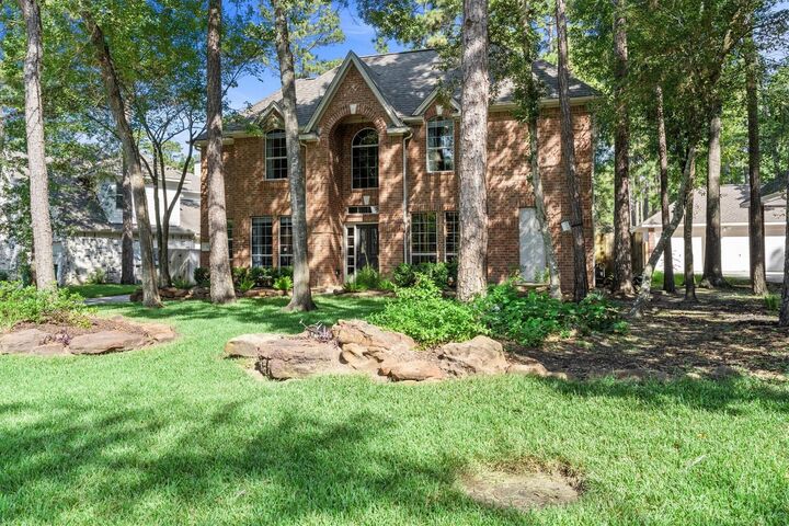 Property Photo: 19 Lantana Trail TX 77382