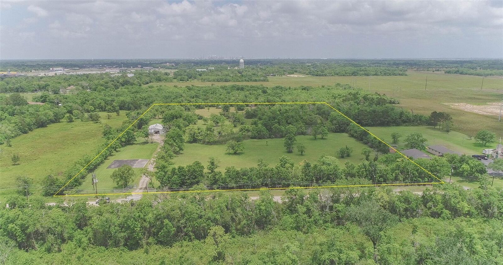 Property Photo: 1115 Delany Road TX 77568