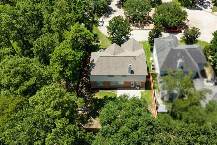 Property Photo: 2827 Cottonwood Walk Court TX 77388