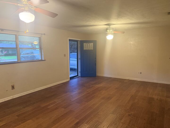 Property Photo:  1008 College Circle  TX 75633 