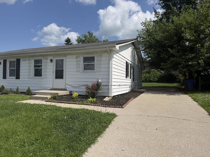 Property Photo:  3230 Aqueduct Drive B  KY 40517 