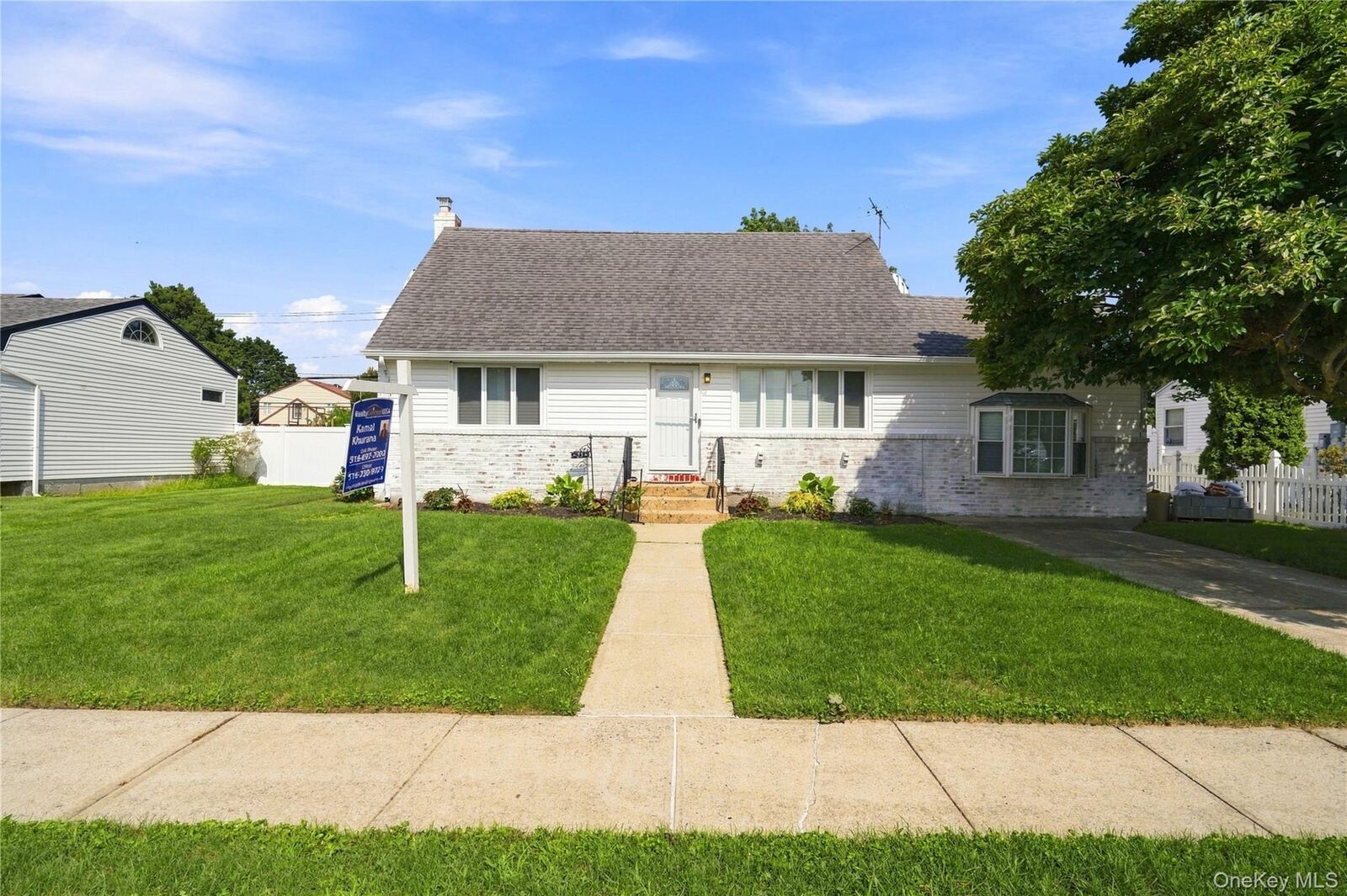 Property Photo:  25 Lois Lane  NY 11735 
