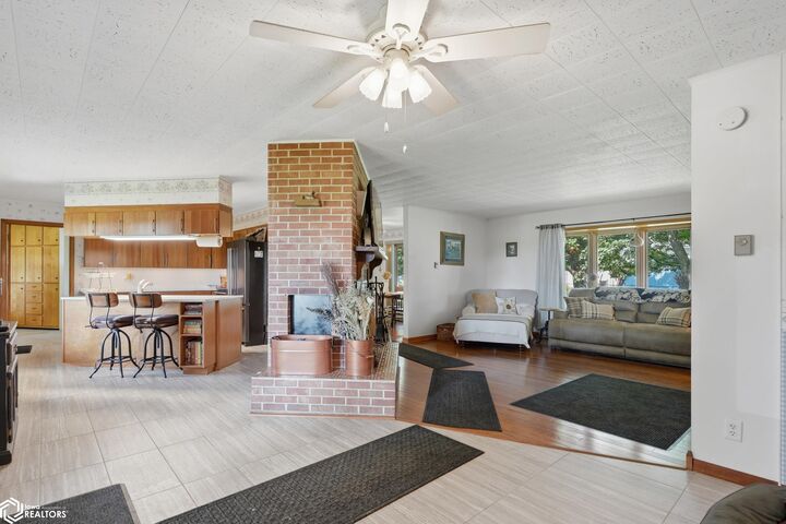 Property Photo:  304 S Cedar Street  IA 52653 