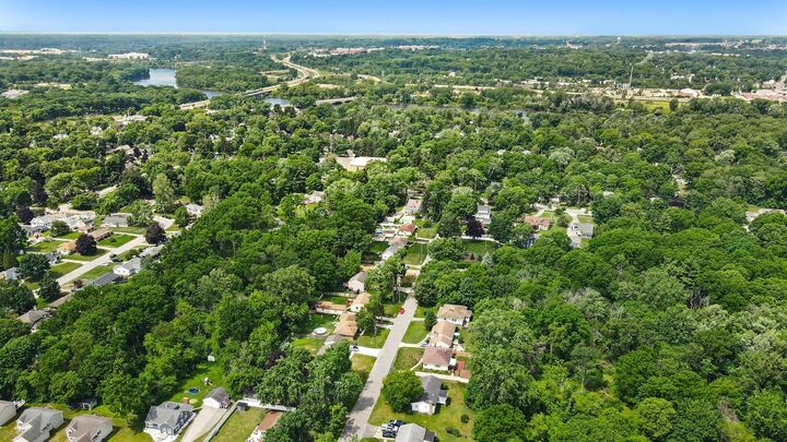 Property Photo: 721 Parkway Drive NE MI 49525