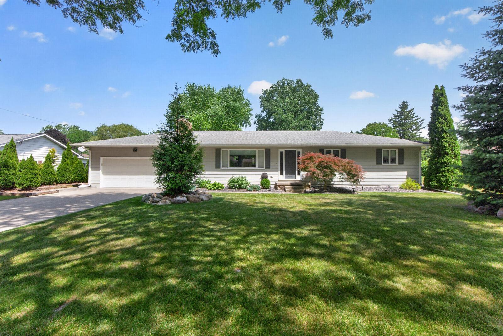 Property Photo:  815 Kennedy Street  MI 49202 