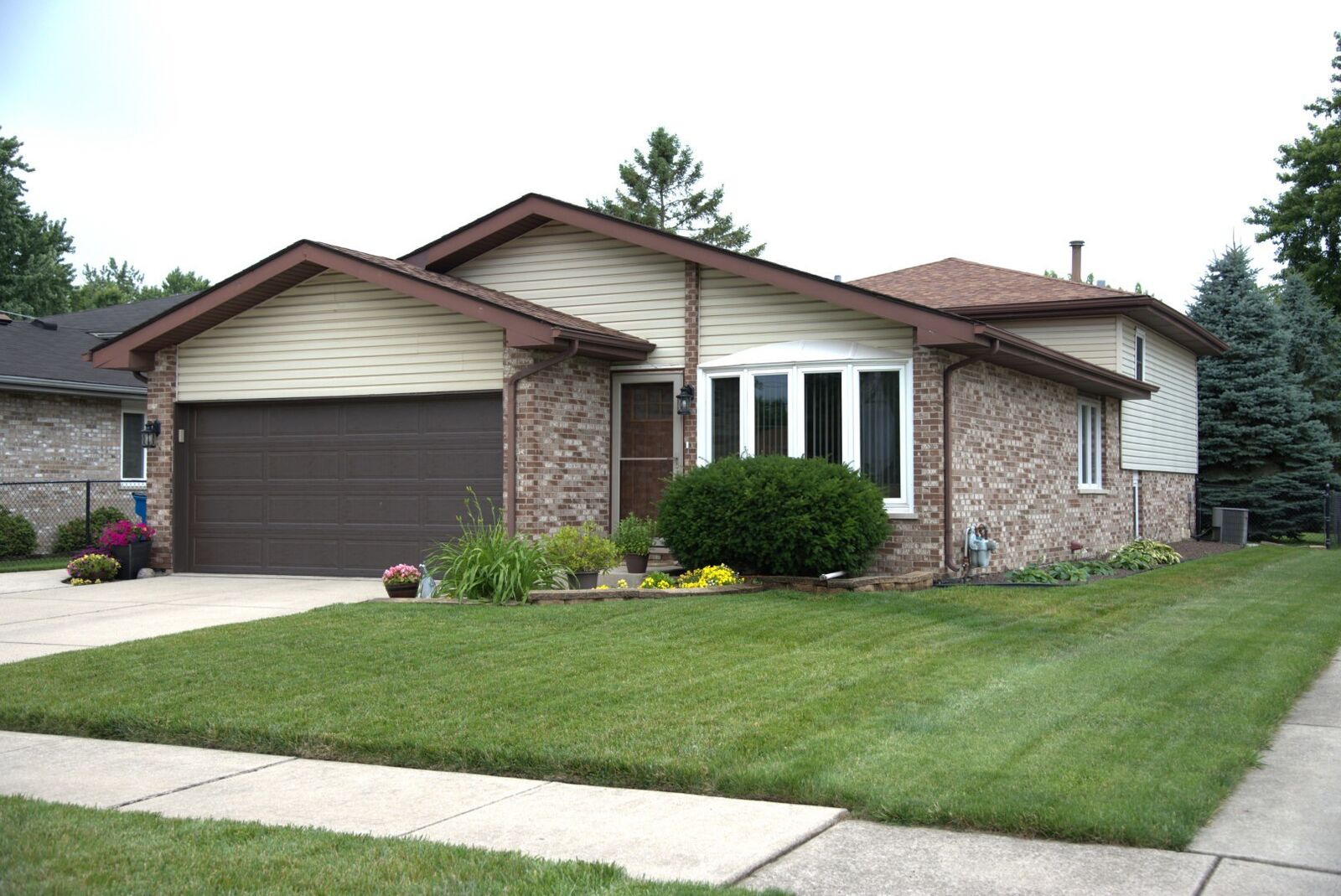 Property Photo:  14230 Keeler Avenue  IL 60418 