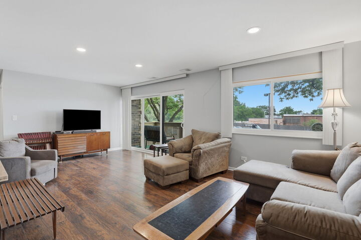 Property Photo: 925 Spring Hill Drive 212 IL 60062