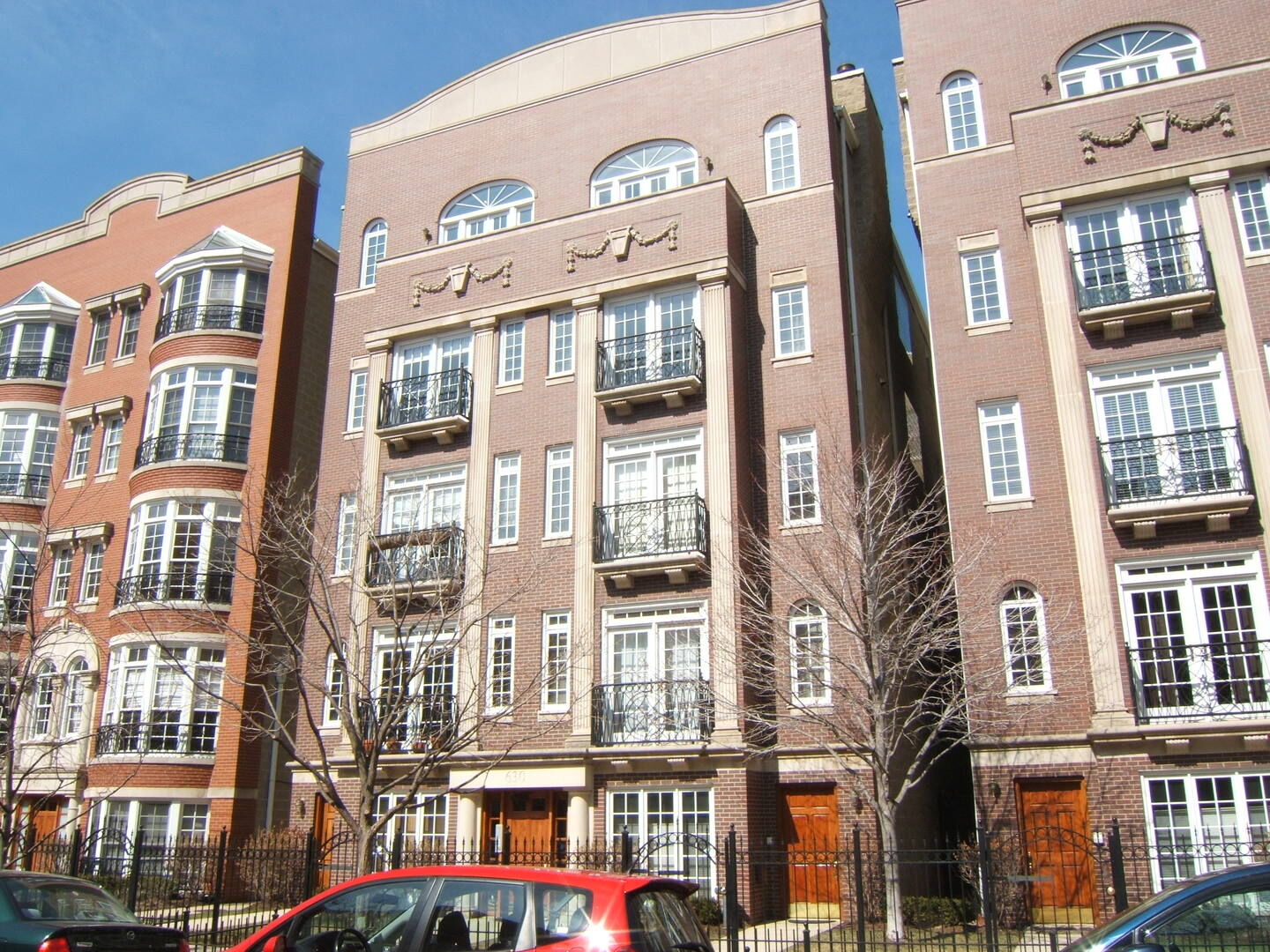 Property Photo: 630 W Wrightwood Avenue 5E IL 60614