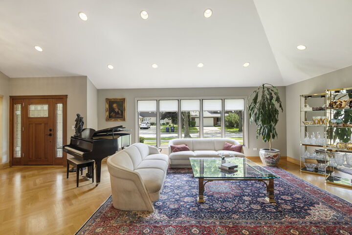 Property Photo:  730 Castlewood Lane  IL 60015 