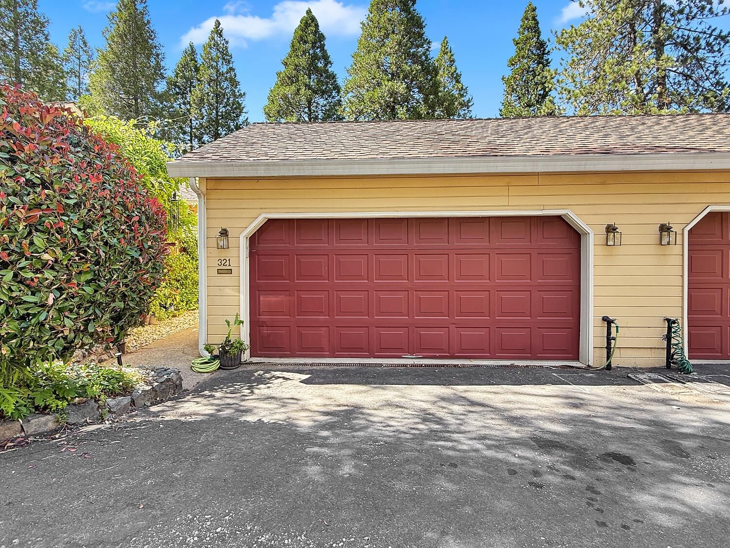 Property Photo: 321 Bridge Way CA 95959