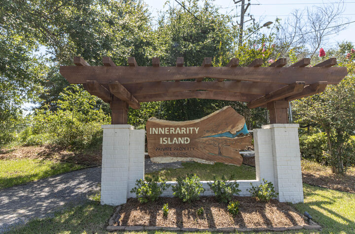 Property Photo: 5309 N Shore Road FL 32507