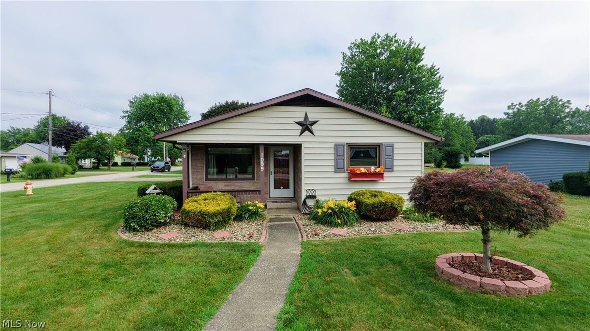 Property Photo:  1099 Lake Road  OH 44030 