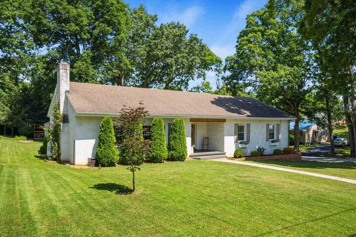 Property Photo:  905 Oak Drive  VA 24073 