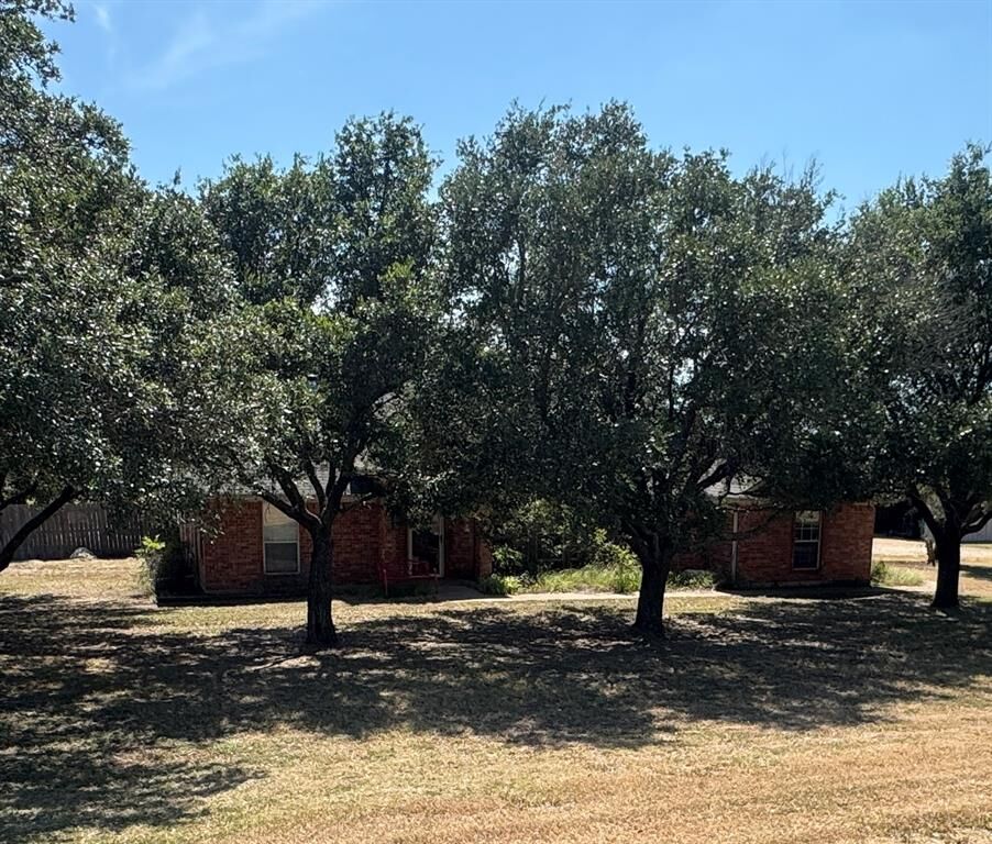 Property Photo:  9805 Heritage Parkway  TX 76691 