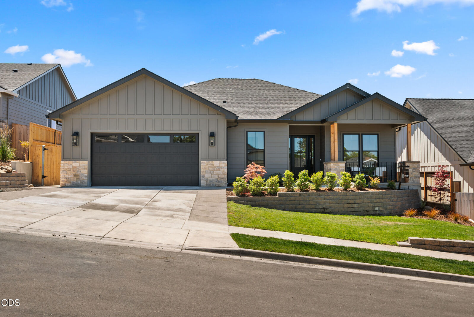 Property Photo: 3057 Umpqua Drive OR 97504