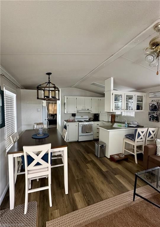 Property Photo: 70 Bluewater Avenue 91 ON N0E 1P0