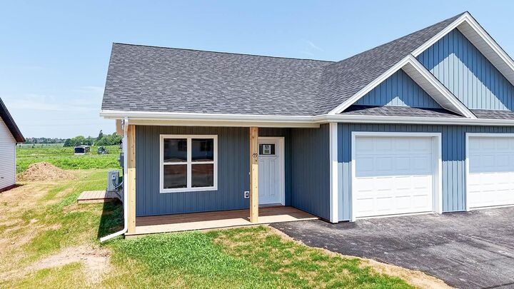 Property Photo:  79 Aidan Street  PE C1E 3P9 