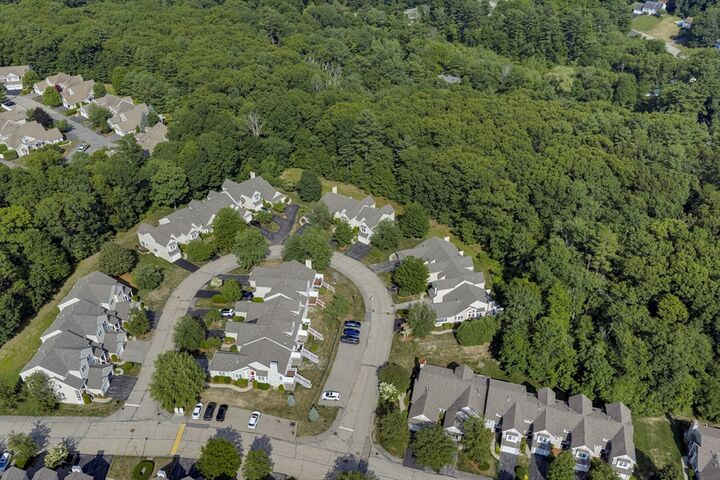 Property Photo:  27 Robert Cir 27  MA 01536 