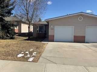 Property Photo: 140 Dovista Court SE AB T2B 3P4