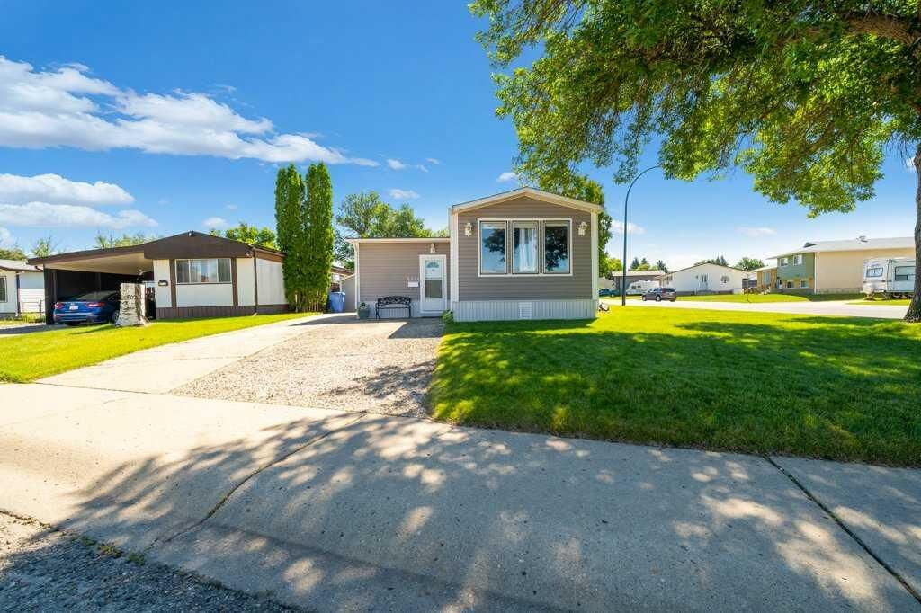 Property Photo:  2391 Gardner Place SE  AB T1B 1A4 