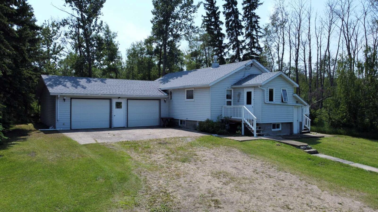 Property Photo: 430006 Range Road 232 AB T4J 1R1