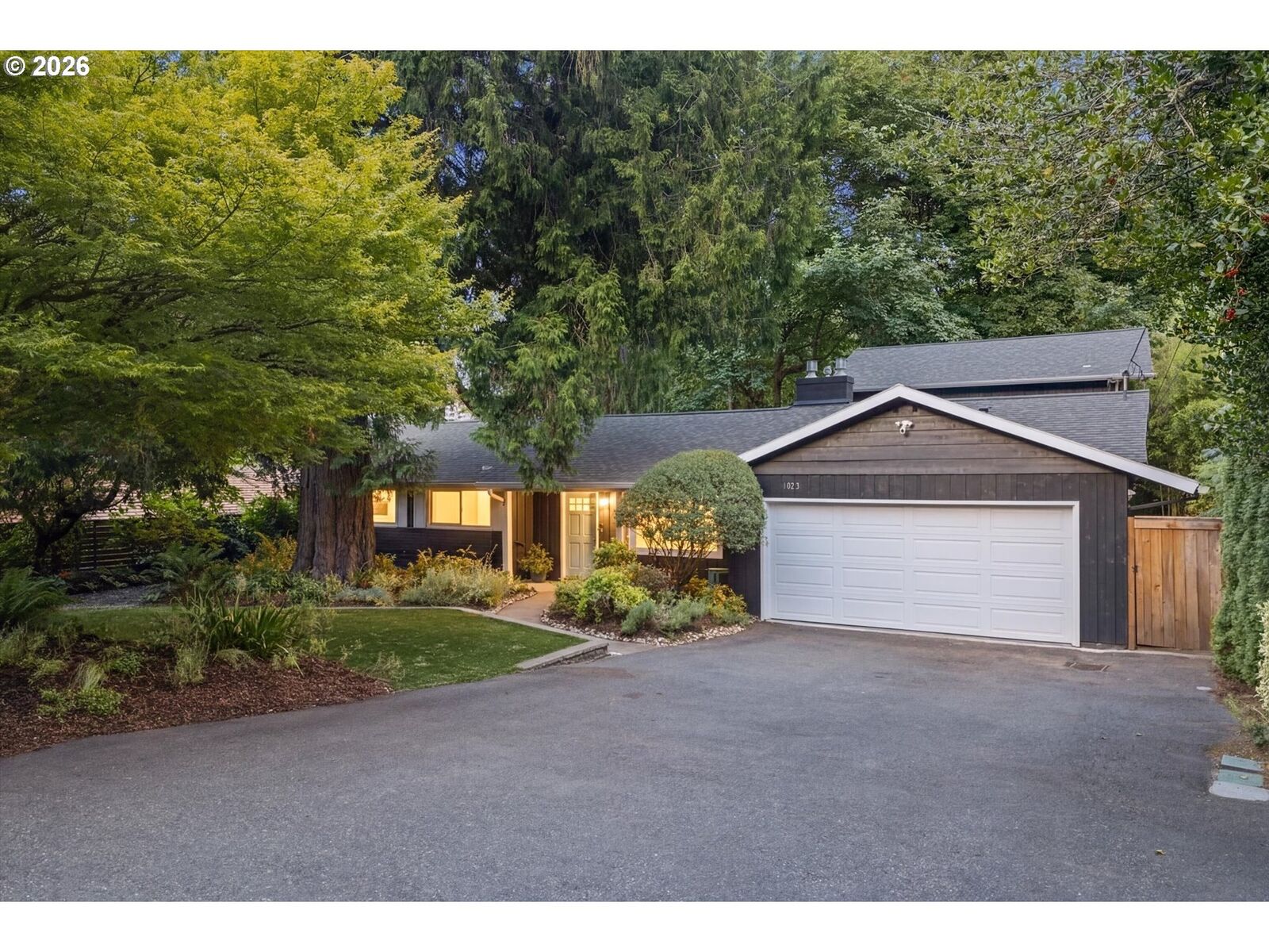 Property Photo: 1023 Lund St OR 97034