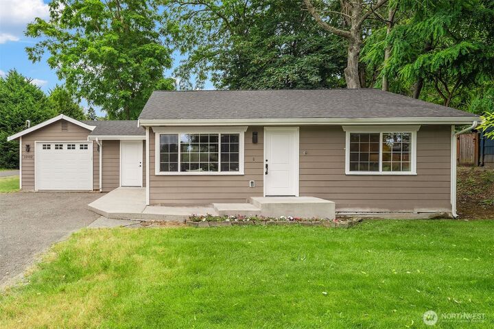 Property Photo:  10902  26th Avenue SW  WA 98146 