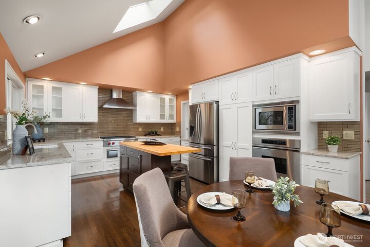 Property Photo:  4681  174th Avenue SE  WA 98006 