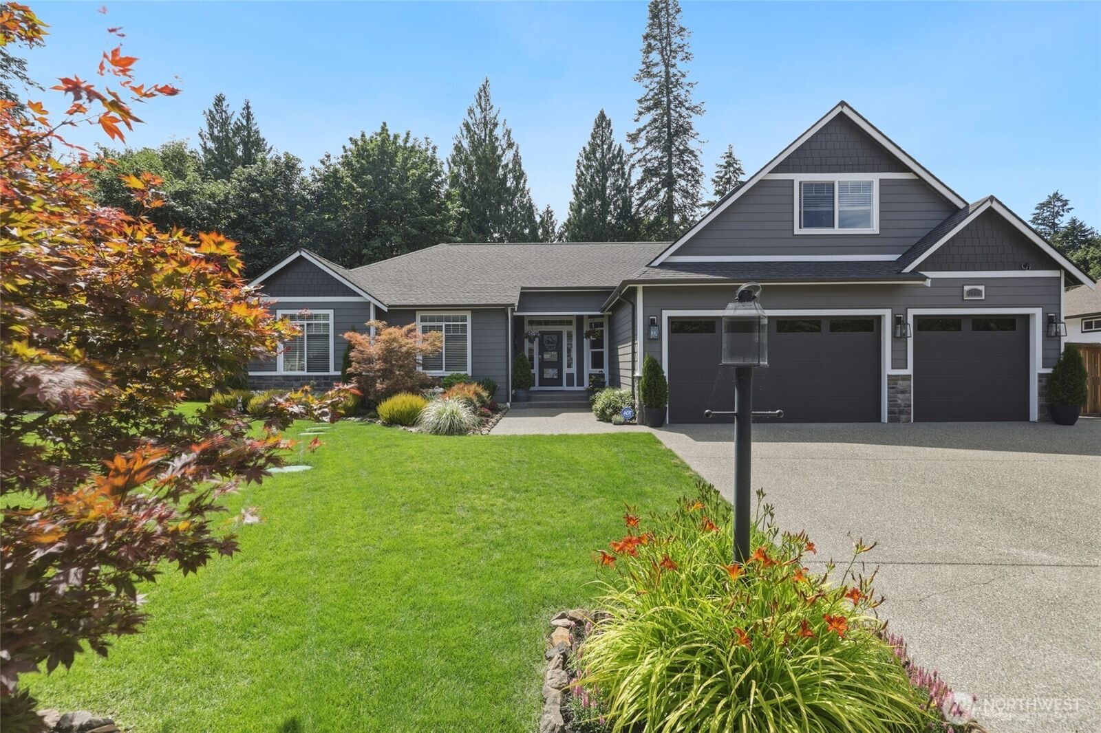 Property Photo:  2907  Hawk Lane SE  WA 98501 