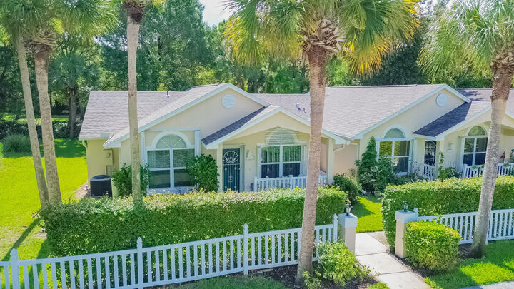 Property Photo:  695 NW San Remo Circle  FL 34986 