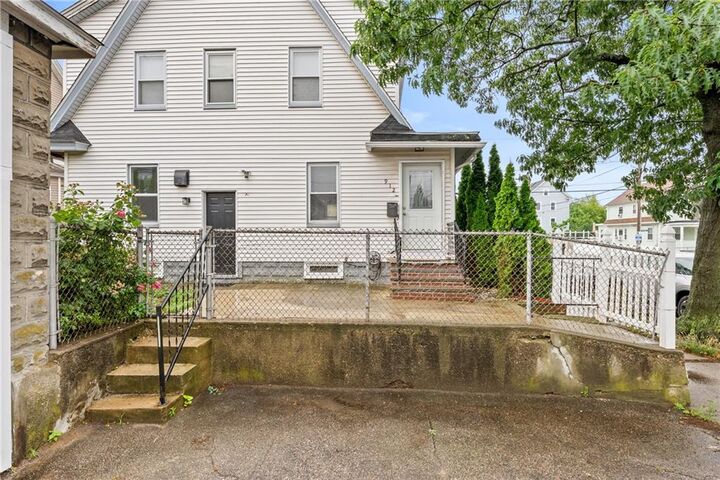 Property Photo: 912 Narragansett Boulevard RI 02905