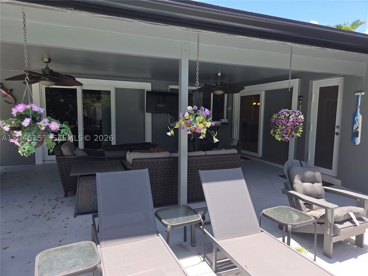 Property Photo:  5581 SW 7th St  FL 33317 